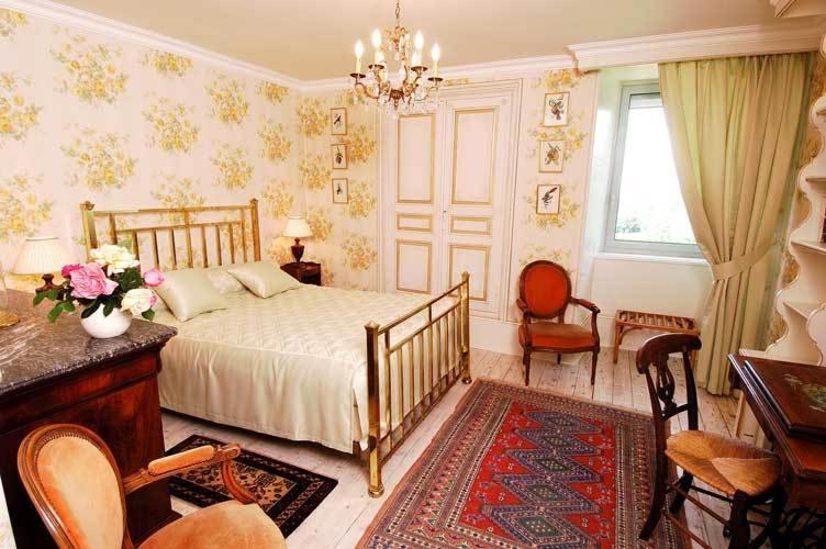 Domaine De Gaudon Acomodação com café da manhã Ceilloux Quarto foto
